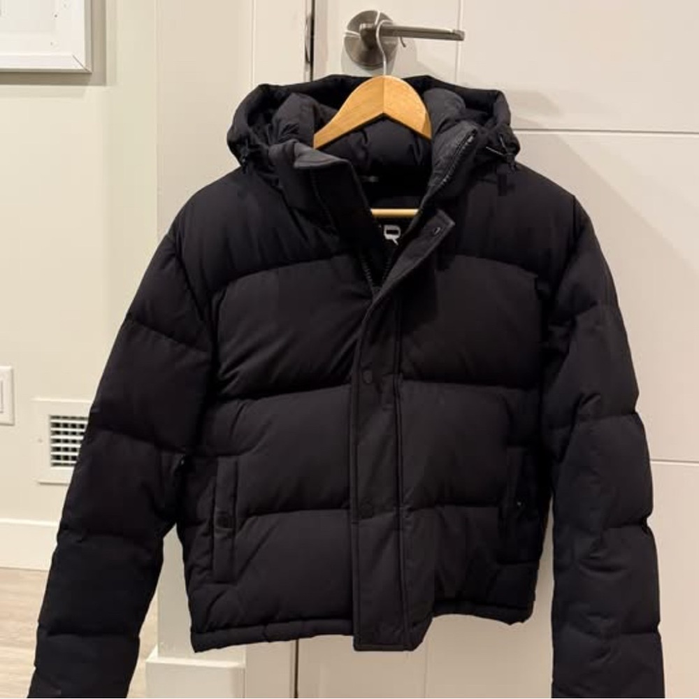 Aritzia shorty super puff jacket